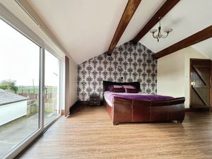 Master bedroom- click for photo gallery